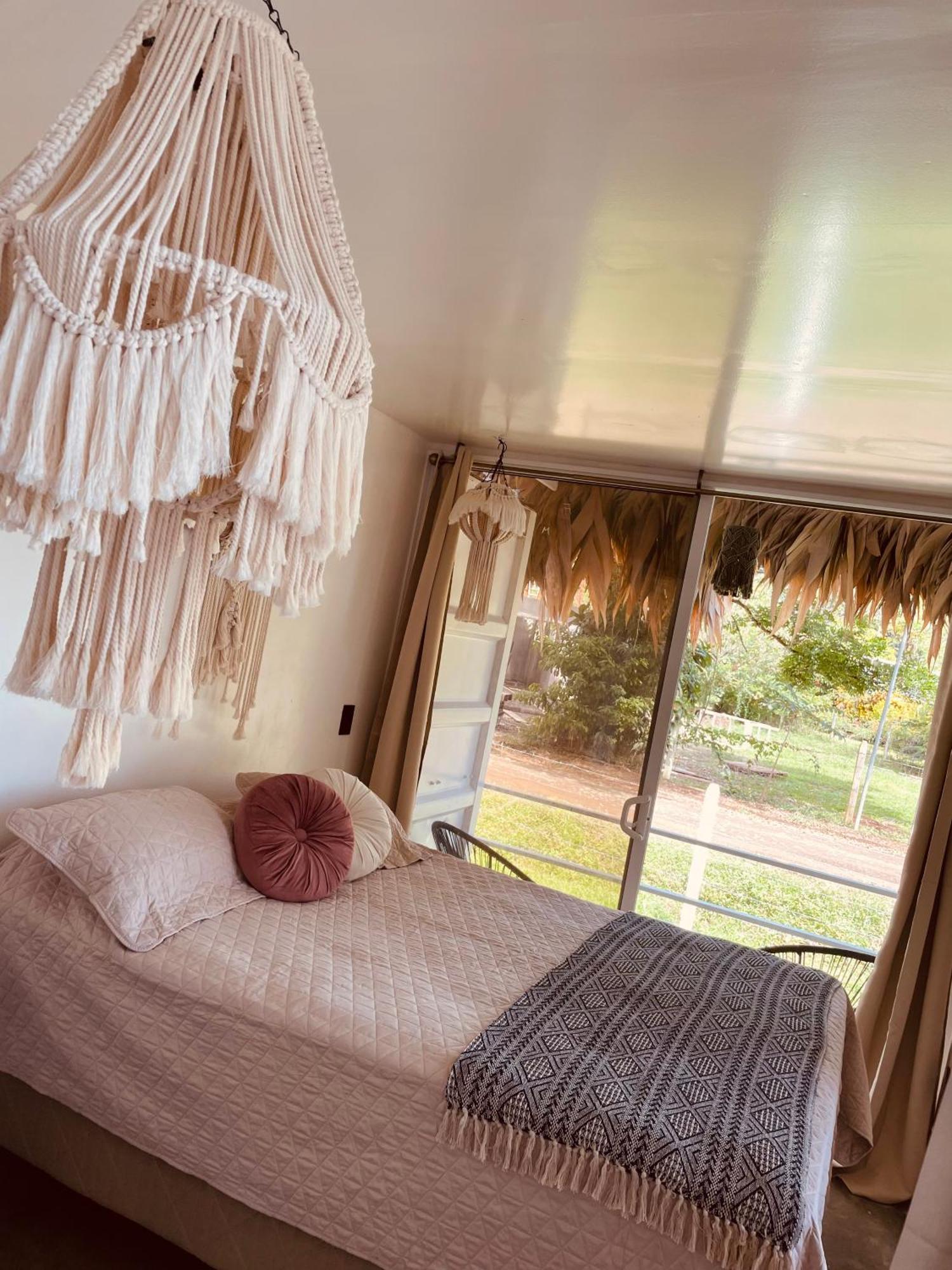 Casa Luce Bed & Breakfast Puerto Viejo de Talamanca Екстериор снимка